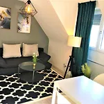 Central-modern, The Fine Wine Near Mtu By Lakescape Fewos *
