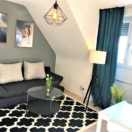 Central-modern, The Fine Wine Near Mtu By Lakescape Fewos Lejlighed *