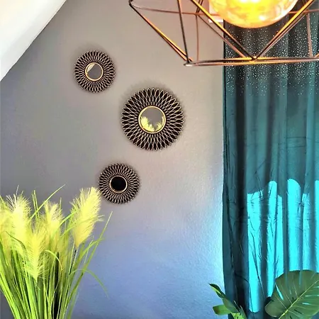 Central-modern, The Fine Wine Near Mtu By Lakescape Fewos 프리드리히스하펜