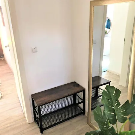 Central-modern, The Fine Wine Near Mtu By Lakescape Fewos