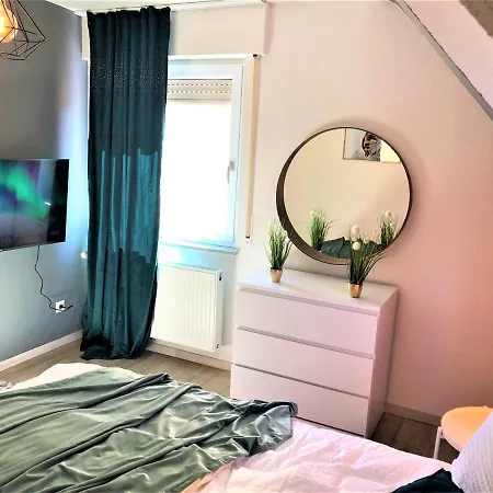 Central-modern, The Fine Wine Near Mtu By Lakescape Fewos Lejlighed