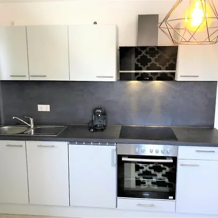 Central-modern, The Fine Wine Near Mtu By Lakescape Fewos * 프리드리히스하펜